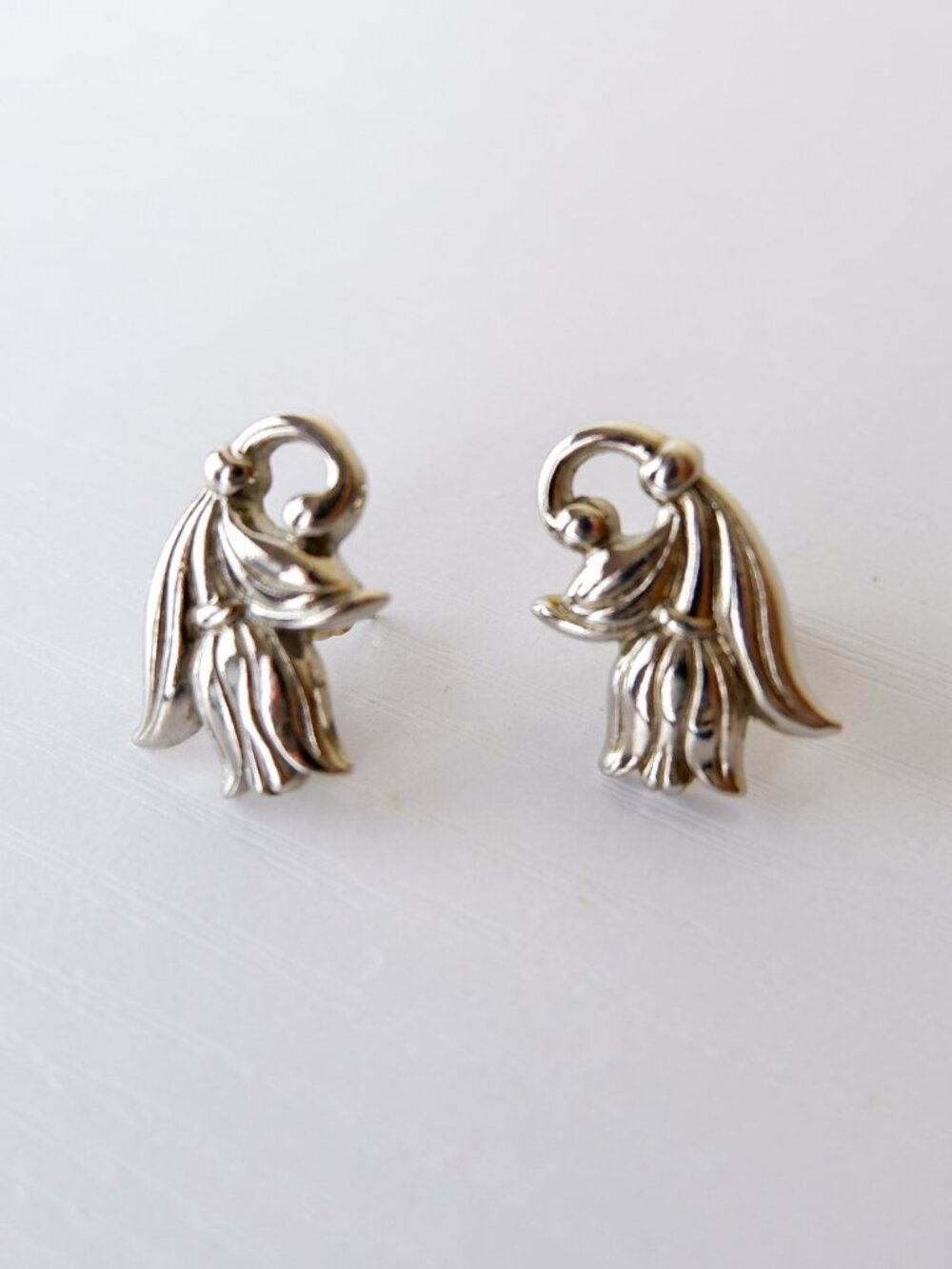 Vintage Silver Toned Floral Earrings